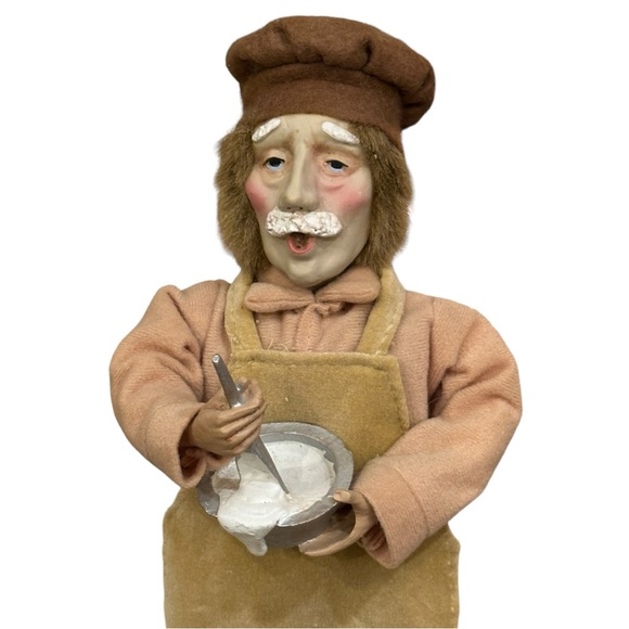 Vintage Christmas Caroler Figure “ The Baker” 13 inches - Picture 2 of 11